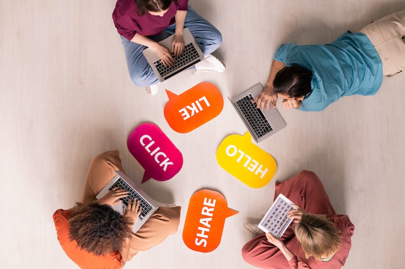 etiquette on social media