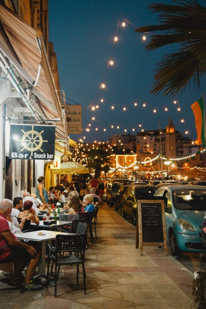 social media content for bar owners