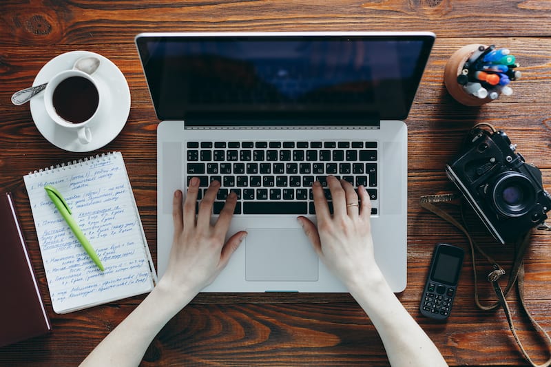 Pros and cons of Facebook advertising