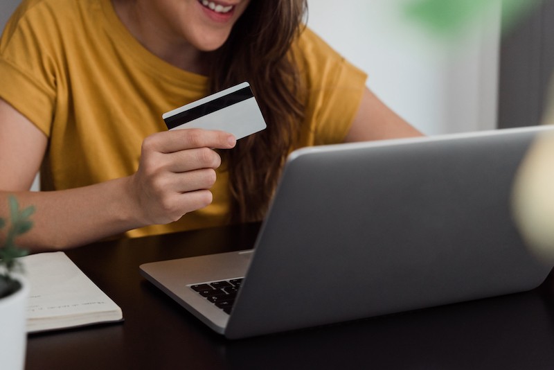 what is an e-commerce website