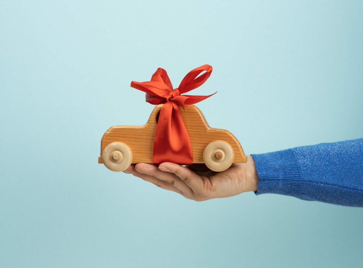 social media content creation for auto insurance sales office
