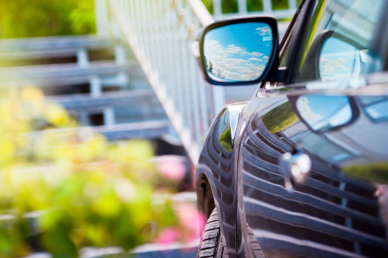 car mirror reflection photo